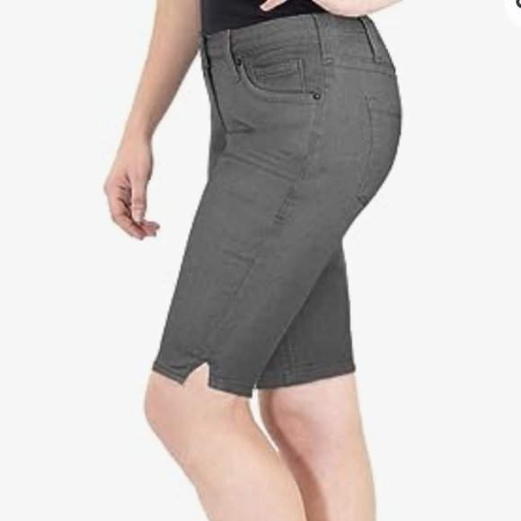 Butt Lifting Bermuda shorts size 22 - Picture 2 of 9